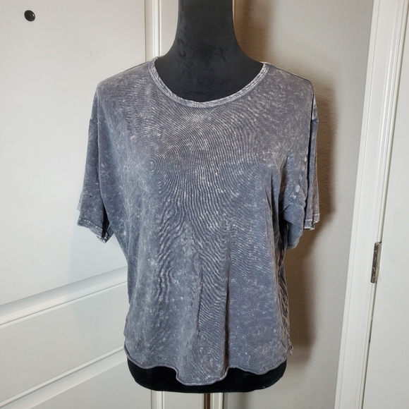 Caution to the Wind Distressed Gray Acid Wash Short Sleeve T-Shirt Size Medium - Picture 9 of 16